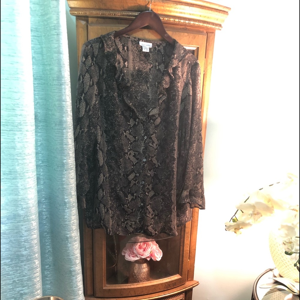 Elegant Blouse with snake skin print